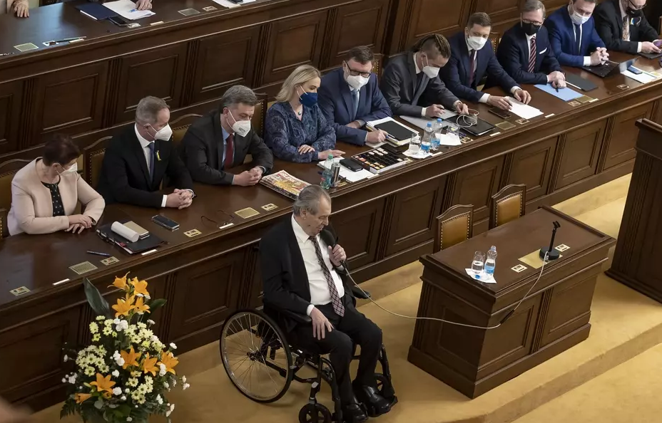 Prezident Zeman kritizoval návrh rozpočtu, i pobavil